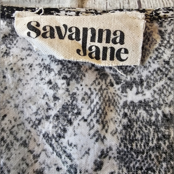 Savanna Jane Size 3X Snakeskin Embroidered Blouse Bell Sleeve Rayon Flowy - Picture 6 of 10